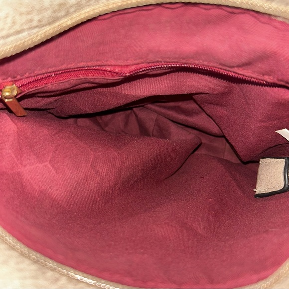 Michael Kors EUC Small Pebbled Leather Crossbody Bag Large MK Logo Beige Clasp - Picture 5 of 8